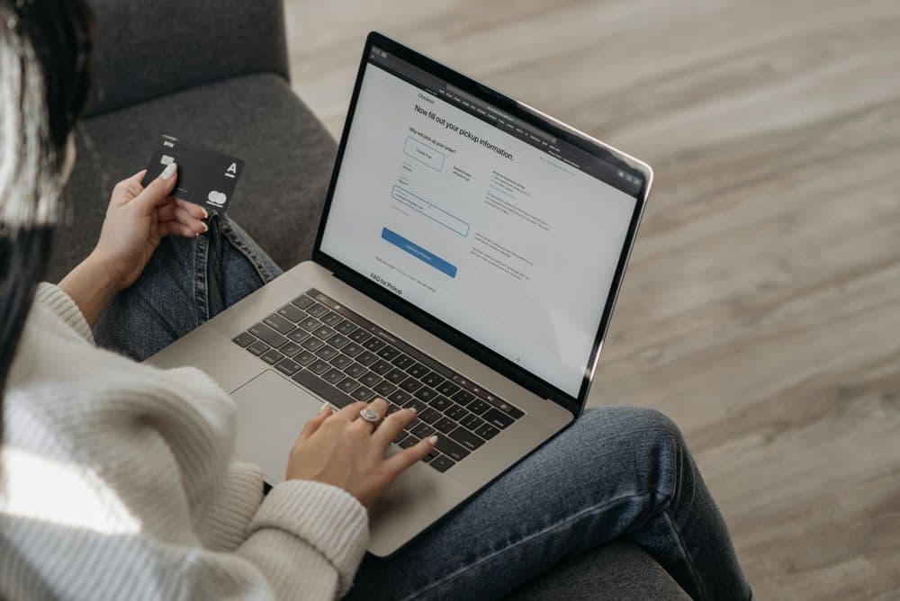 Boutique en ligne e-commerce avec panier d'achat et paiement sécurisé